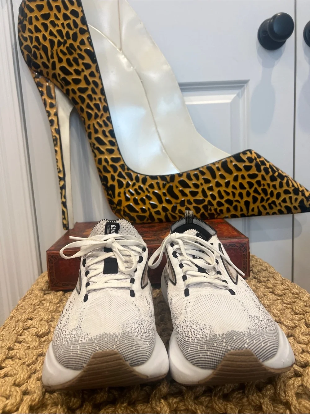 Brooks Glycerin GTS 22Lace-Up Sneakers for Women Size 10.5